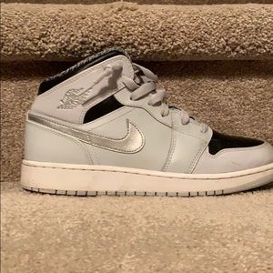 Jordan 1 “Pure Platinum” Metallic Silver